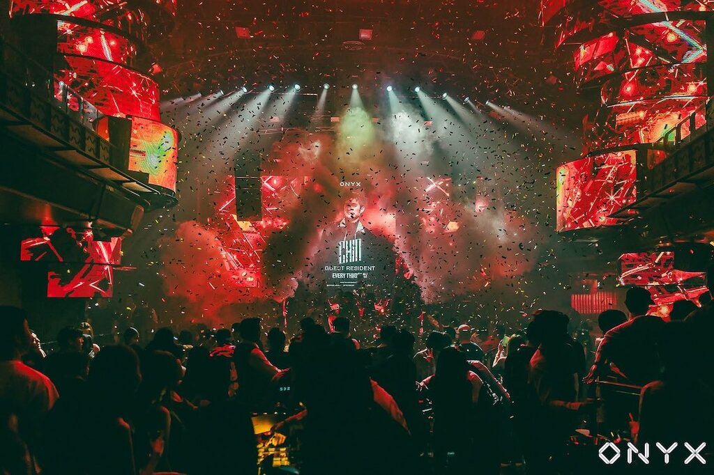 onyx bangkok vip table
